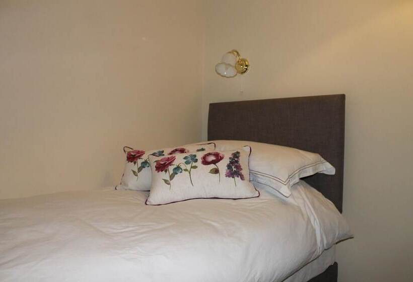 스탠다드 싱글 룸, The Eagle House