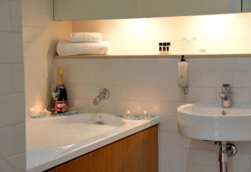 家庭间, Best Western The Hilcroft Hotel West Lothian