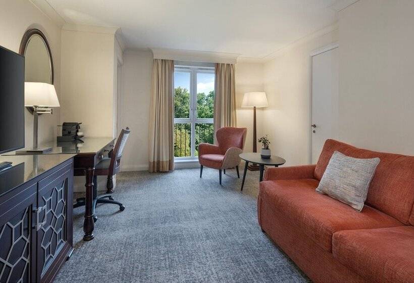 Полулюкс, Delta Hotels By Marriott Worsley Park Country Club