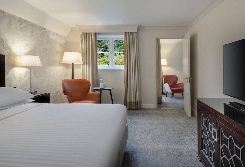 جناح جونيور, Delta Hotels By Marriott Worsley Park Country Club