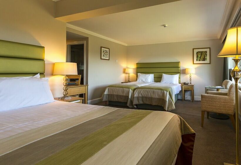 家庭间, Hellidon Lakes