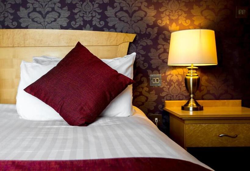 高级大房间, Hellidon Lakes