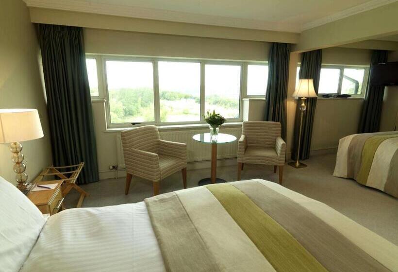 家庭间, Hellidon Lakes