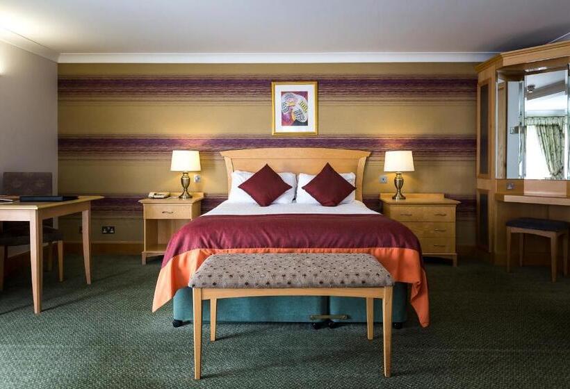 高级家庭房间, Hellidon Lakes