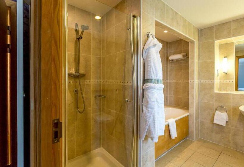 高级家庭房间, Hellidon Lakes