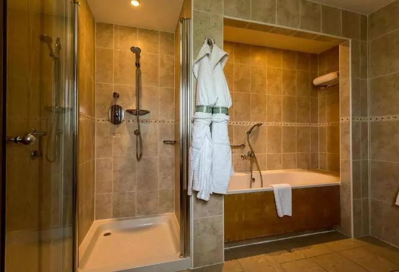Suite, Hellidon Lakes