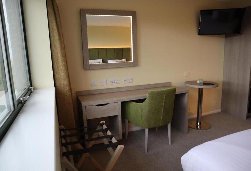 带大床的标准间, Hellidon Lakes