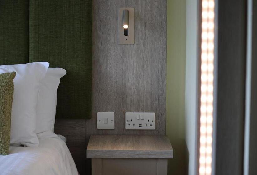 带大床的标准间, Hellidon Lakes