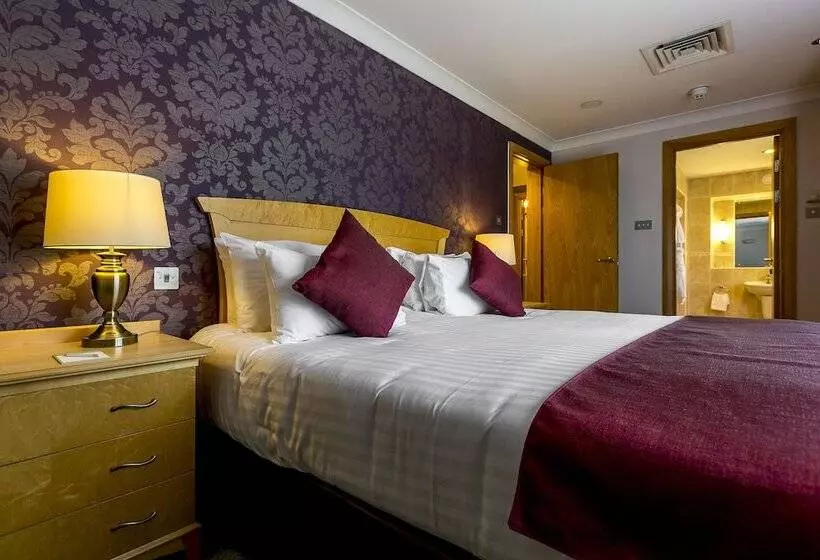 Suite, Hellidon Lakes