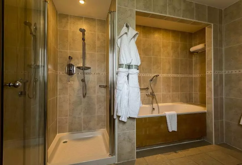 Suite, Hellidon Lakes