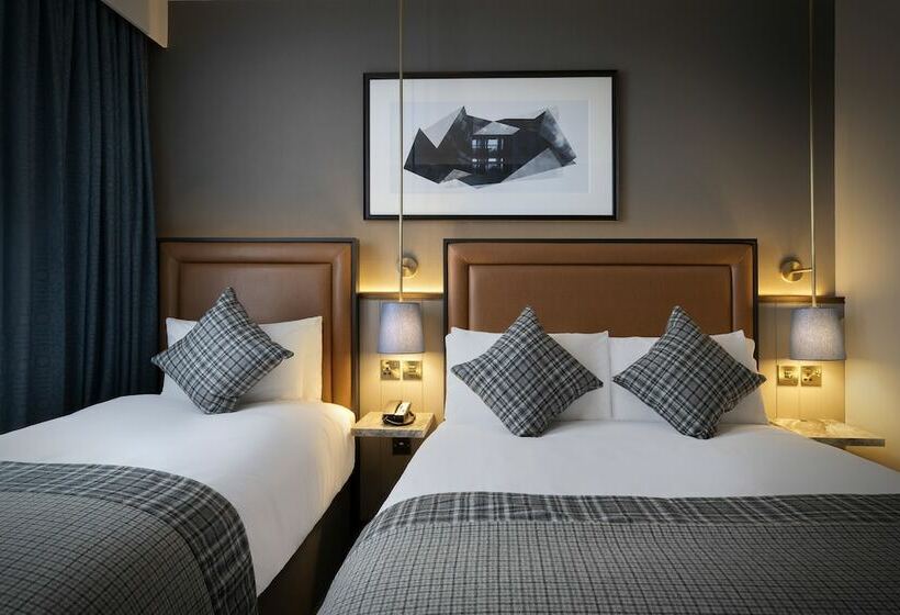חדר סטנדרט לשלושה, Leonardo Royal Edinburgh