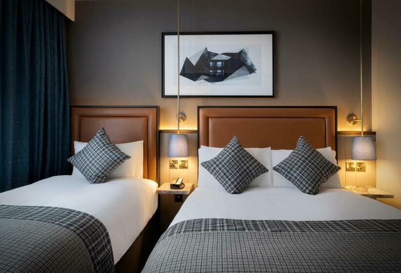 חדר סטנדרט לשלושה, Leonardo Royal Edinburgh