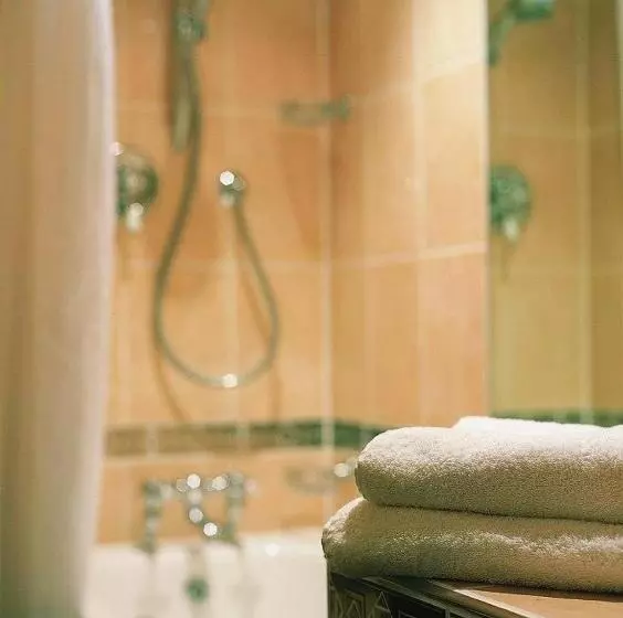 ファミリールーム, Marwell Hotel   A Bespoke