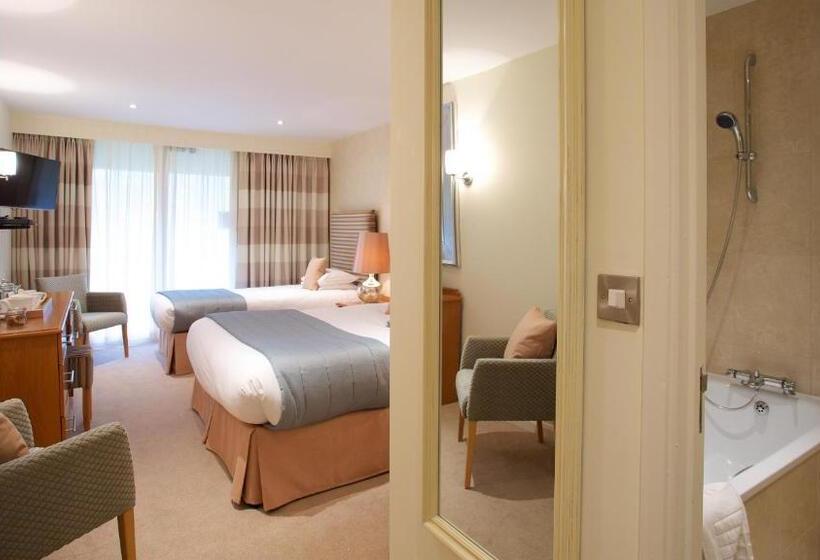 Номер Executive, Marwell Hotel   A Bespoke