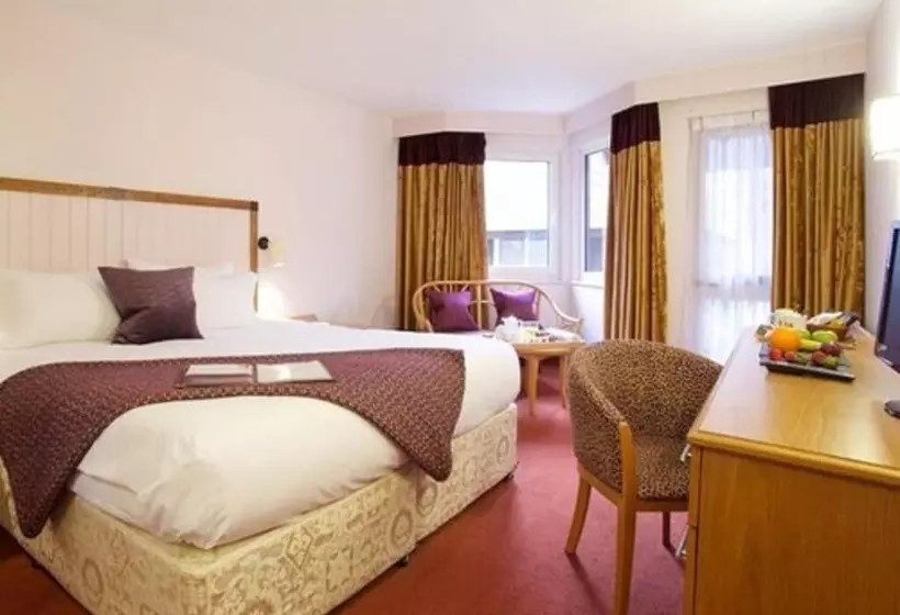 スーペリアールーム, Marwell Hotel   A Bespoke
