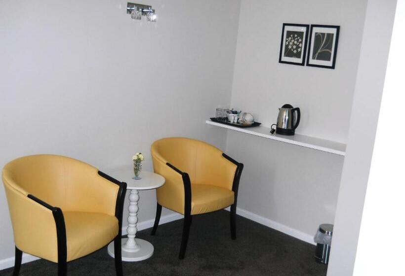 ファミリールーム, The Oakland