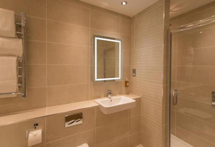 חדר משפחתי דלוקס, The Park