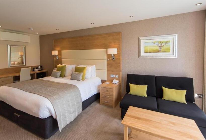 חדר משפחתי דלוקס, The Park