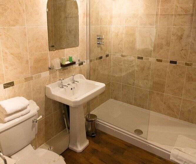 スタンダードルーム, The Pied Bull