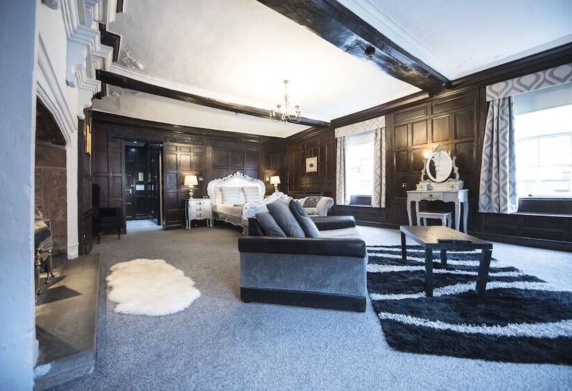 デラックスルーム, The Pied Bull