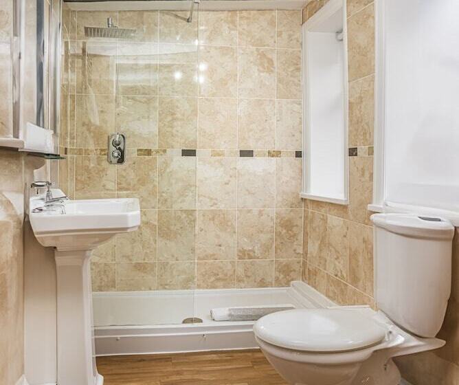 スタンダードルーム, The Pied Bull