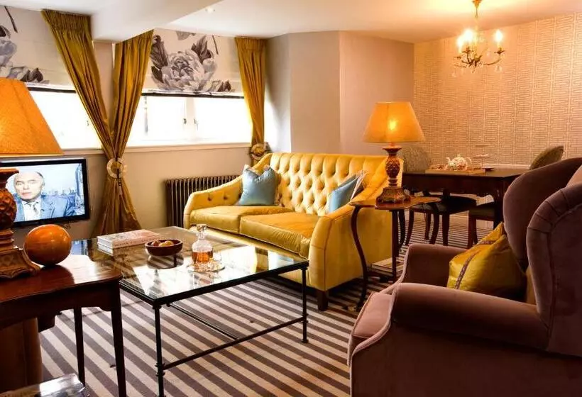 Suit Deluxe, The Torridon