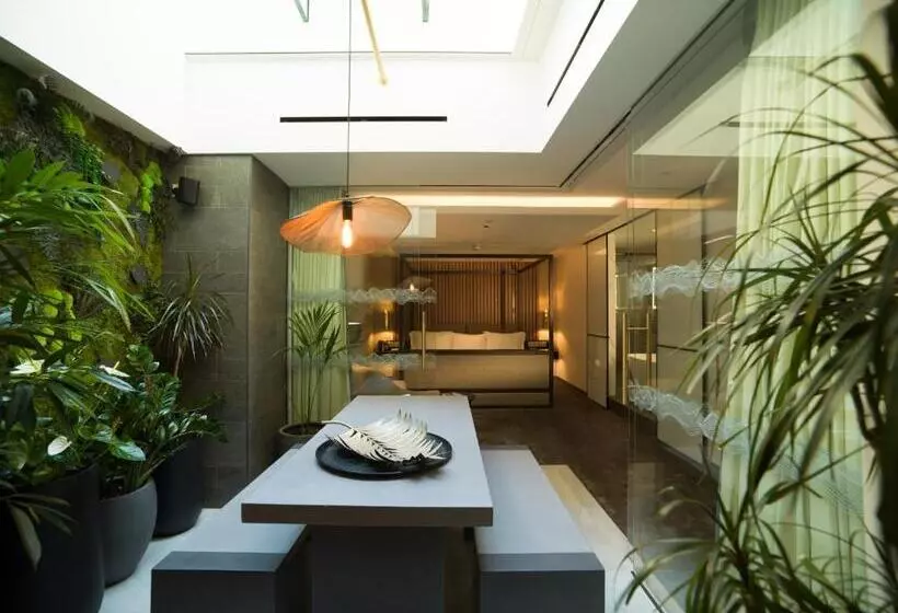 سوییت, Middle Eight Covent Garden Preferred Hotels And Resorts