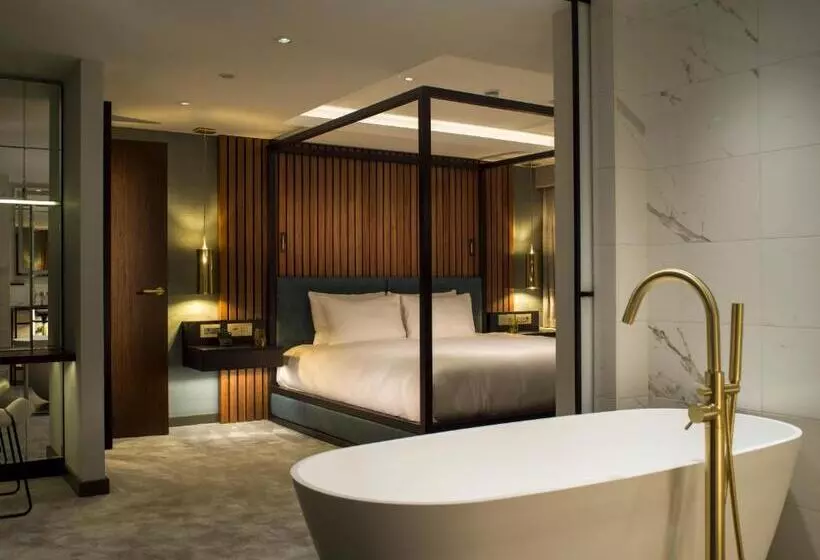 سوییت لوکس, Middle Eight Covent Garden Preferred Hotels And Resorts