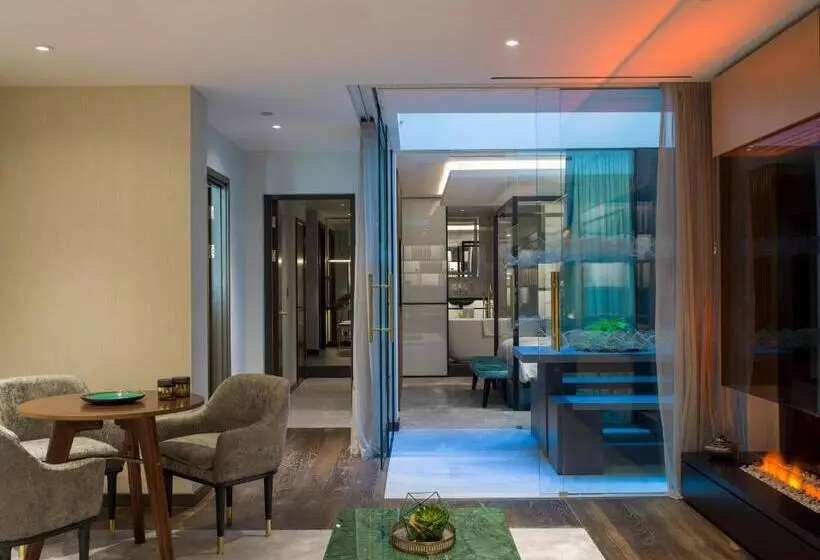 سوییت لوکس, Middle Eight Covent Garden Preferred Hotels And Resorts