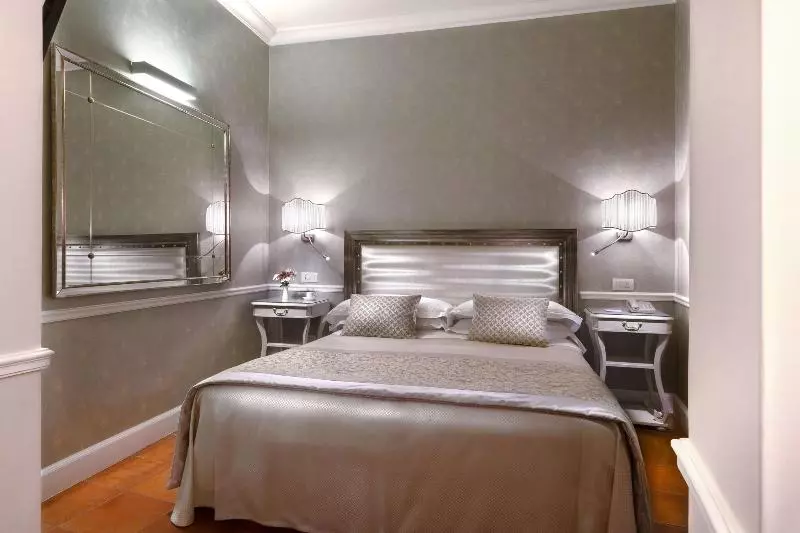 سوییت جونیور, Middle Eight Covent Garden Preferred Hotels And Resorts