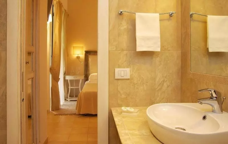 سوییت جونیور, Middle Eight Covent Garden Preferred Hotels And Resorts