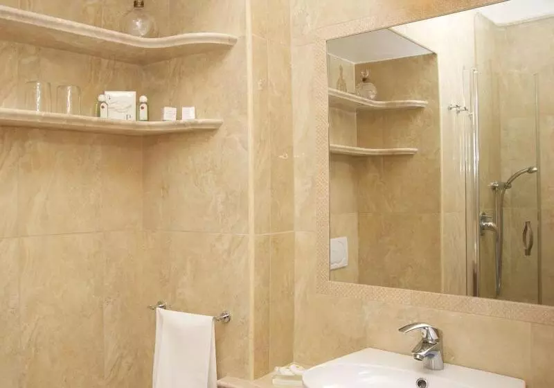 سوییت جونیور, Middle Eight Covent Garden Preferred Hotels And Resorts