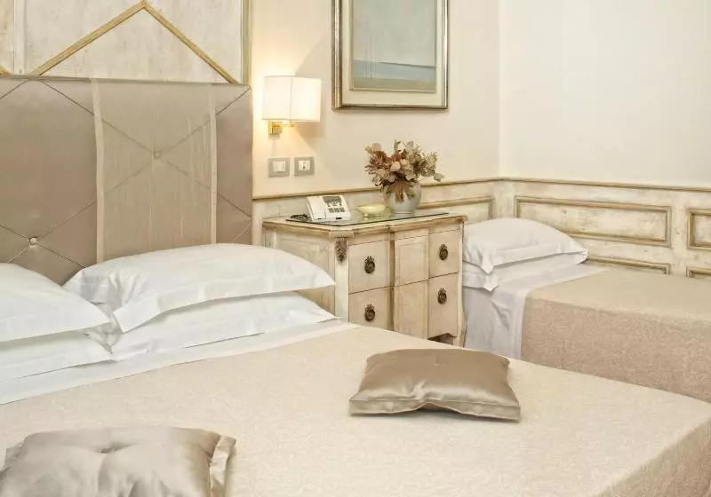 سوییت جونیور, Middle Eight Covent Garden Preferred Hotels And Resorts