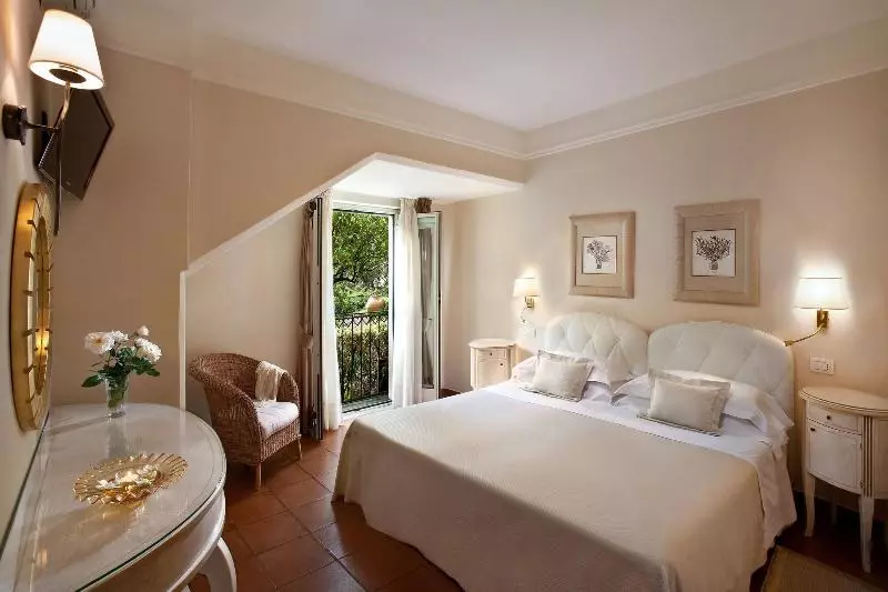 سوییت جونیور, Middle Eight Covent Garden Preferred Hotels And Resorts