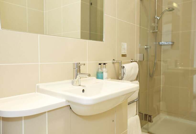 Quarto superior, Ryde Castle By Greene King Inns