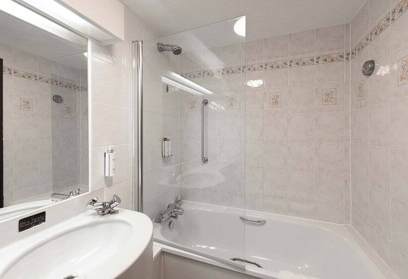 غرفة قياسية, Village Hotel Liverpool