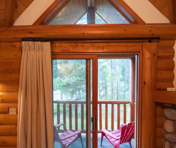 סוויטה עם ג'קוזי, Baker Creek By Basecamp