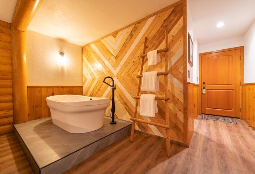 סוויטה עם ג'קוזי, Baker Creek By Basecamp