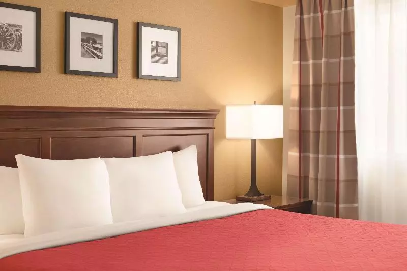 キングサイズベッドのスタンダードルーム, Country Inn & Suites By Radisson, Saskatoon, Sk