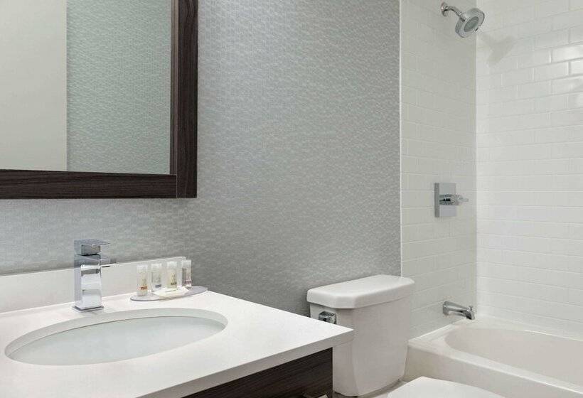 Номер Deluxe, Days Inn By Wyndham Saint John
