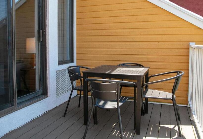 발코니가 있는 스위트, Estrimont