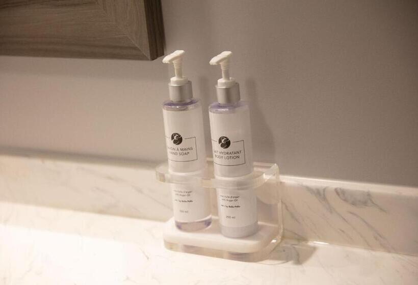 스탠다드 룸 킹사이즈 침대, Estrimont