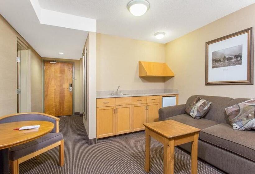 스위트, Canmore Inn & Suites