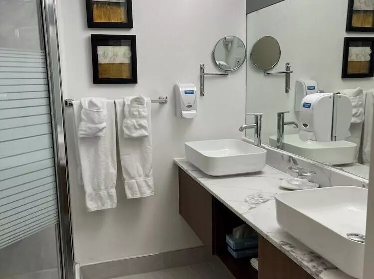 Deluxe Szoba Pezsgőfürdővel, Excelsior Hôtel Spa Sainte Adèle