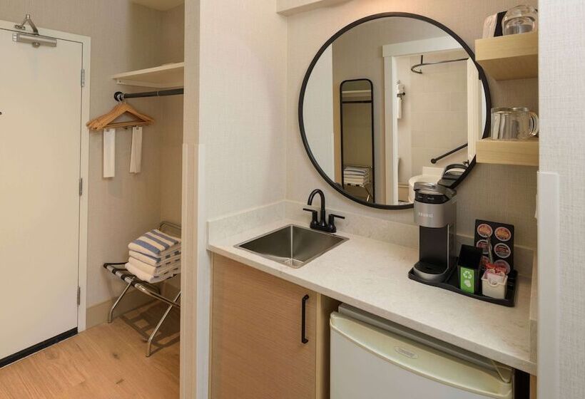 景色の見えるダブルベッドスタンダードルーム, Balcomo, A Ramada By Wyndham