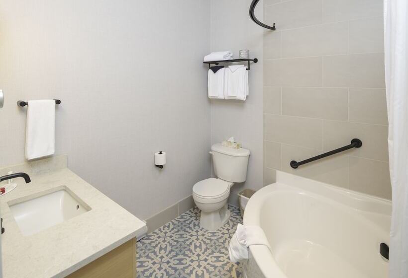 ２ダブルベッドのスタンダードルーム, Balcomo, A Ramada By Wyndham