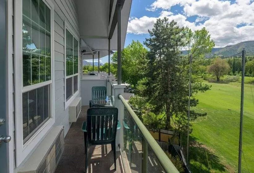 クイーンサイズベッドのスイートルーム, Balcomo, A Ramada By Wyndham