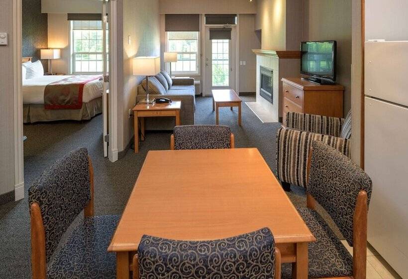 クイーンサイズベッドのスイートルーム, Balcomo, A Ramada By Wyndham