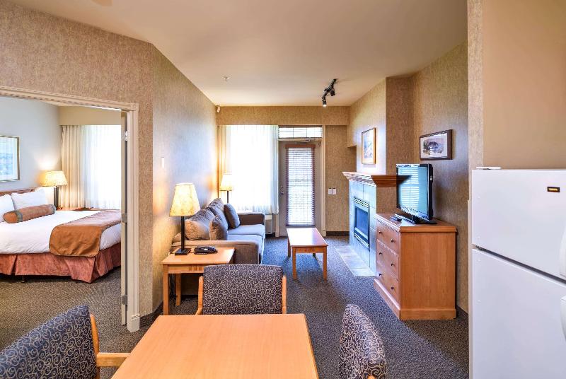 クイーンサイズベッドのスイートルーム, Balcomo, A Ramada By Wyndham