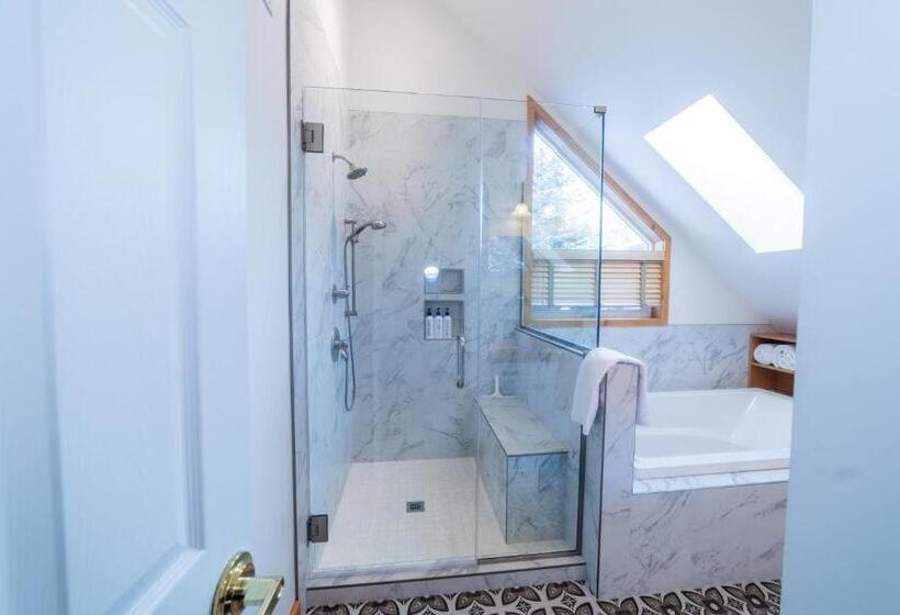 キングサイズベッドのデラックスルーム, Beaujolais Boutique B&b At Thea's House